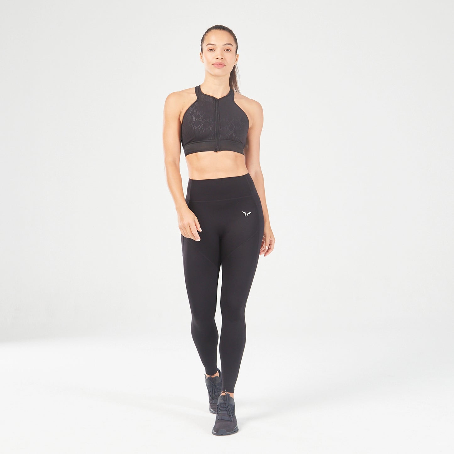 squatwolf-workout-clothes-serpent-zip-up-bra-black-sports-bra-for-gym