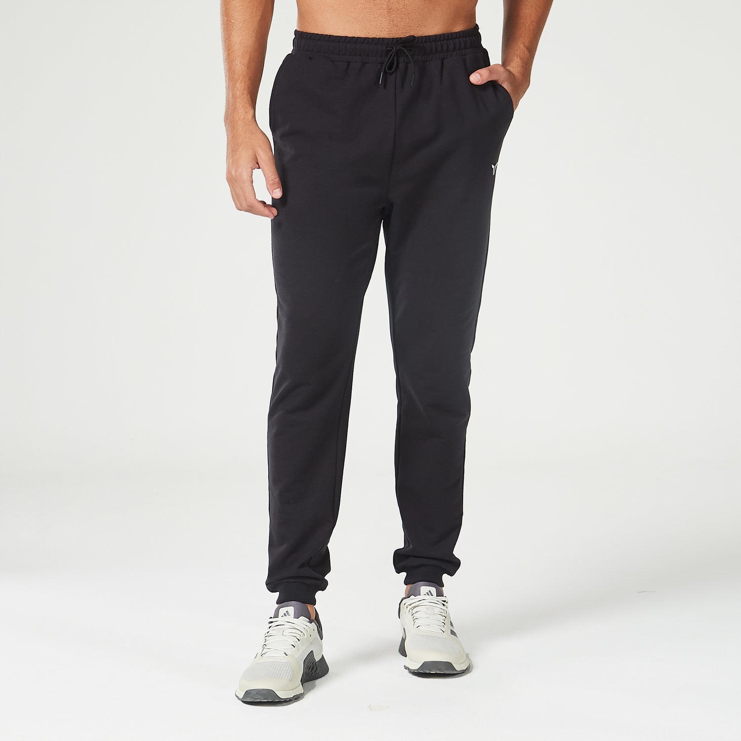 AE | Essential Tapered Joggers - Black | SQUATWOLF