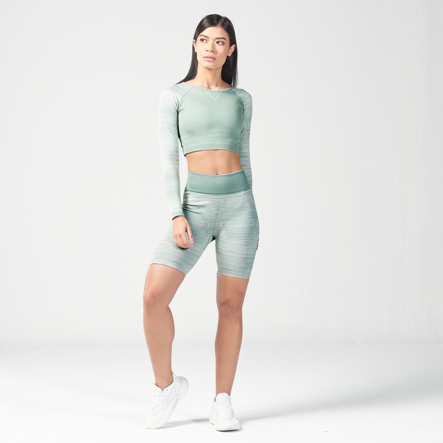 squatwolf-workout-clothes-infinity-stripe-seamless-crop-top-green-surf-gym-t-shirts-for-women