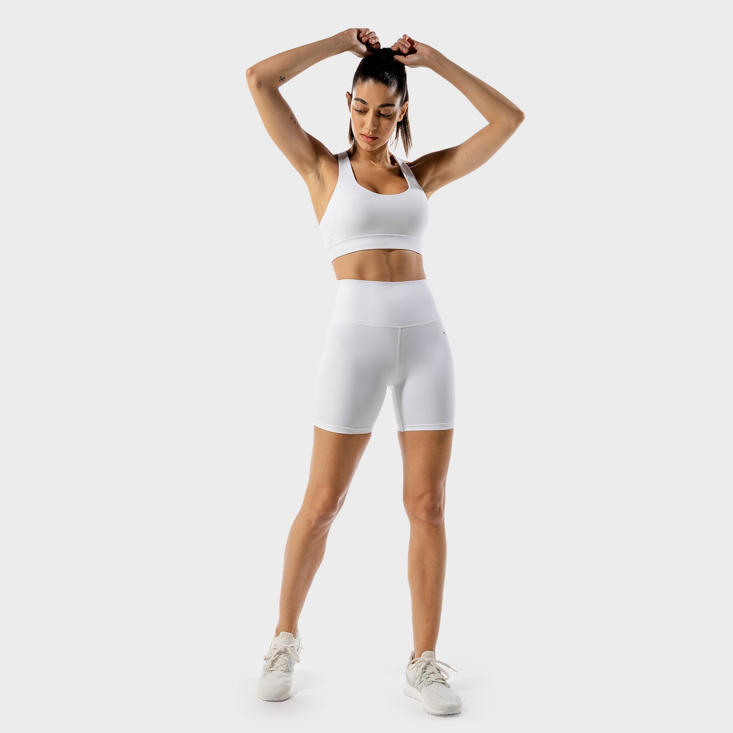 squatwolf-workout-clothes-core-agile-shorts-white-gym-shorts-for-women