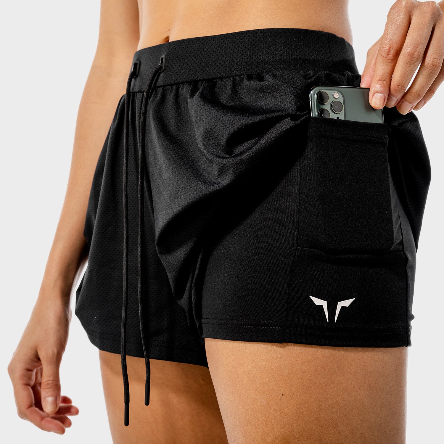 squatwolf-workout-clothes-flux-2-in-1-shorts-black-gym-shorts-for-women