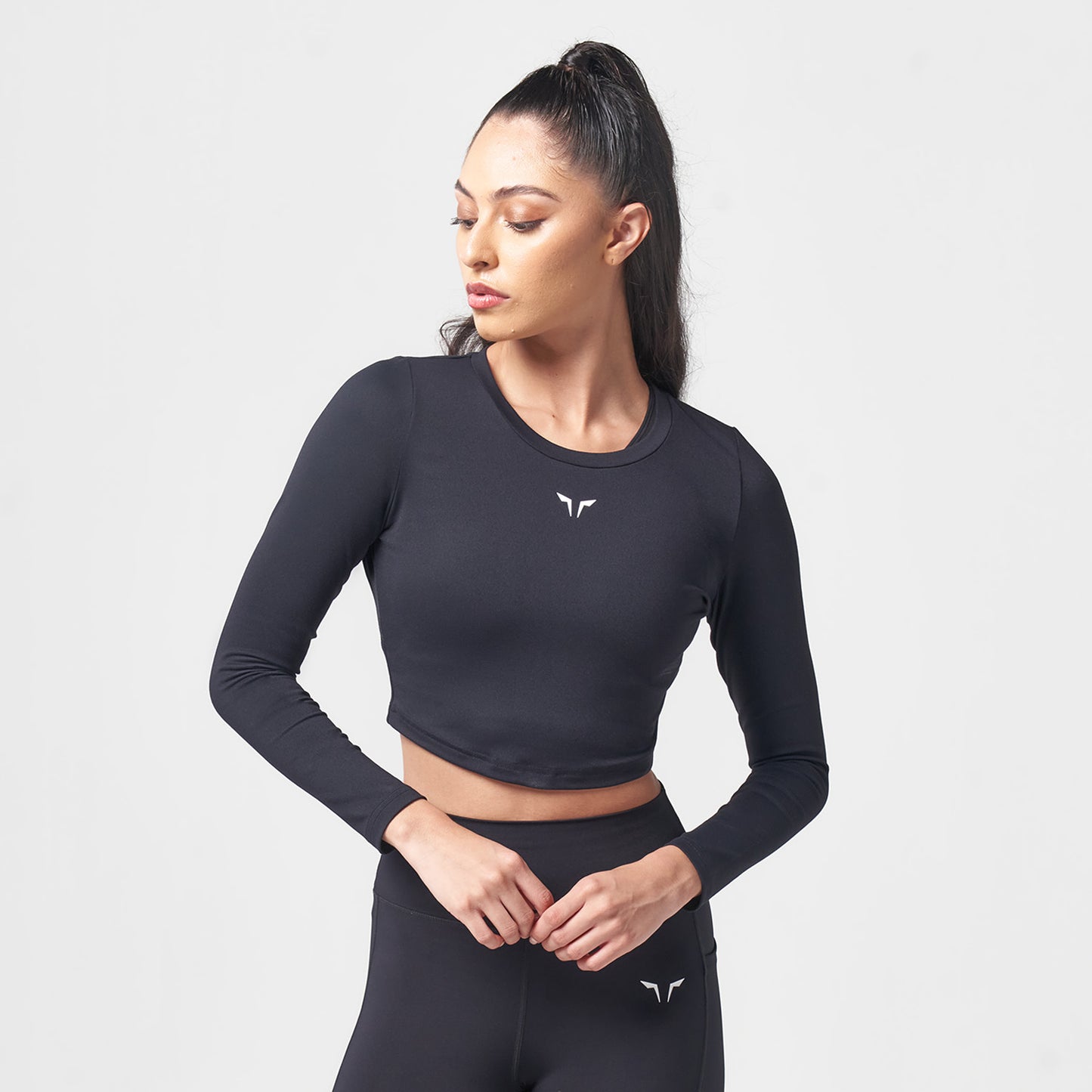 squatwolf-gym-wear-essential-full-sleeves-crop-top-black-workout-top-for-women