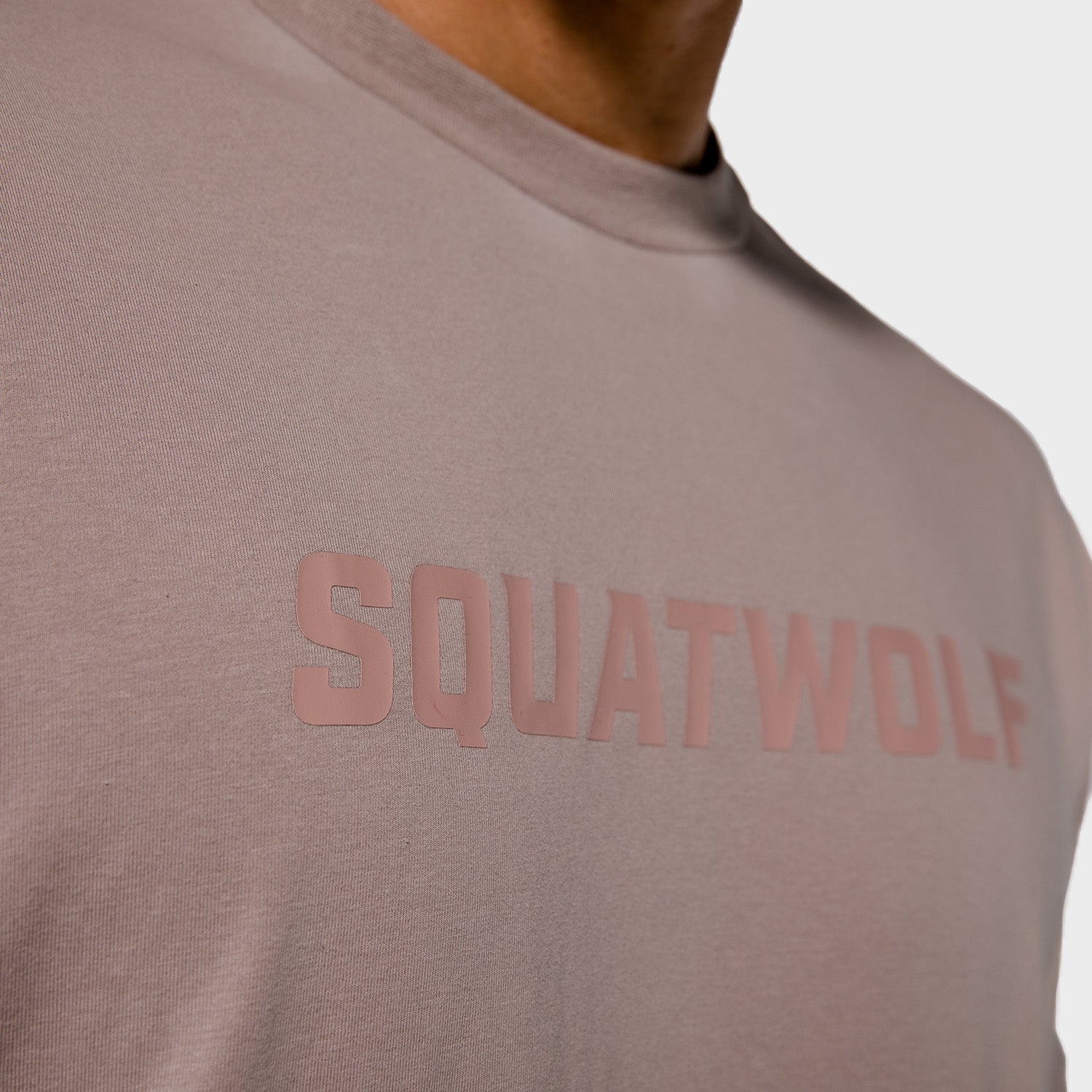 squatwolf-gym-t-shirts-for-women-iconic-oversize-tee-sand-workout-clothes