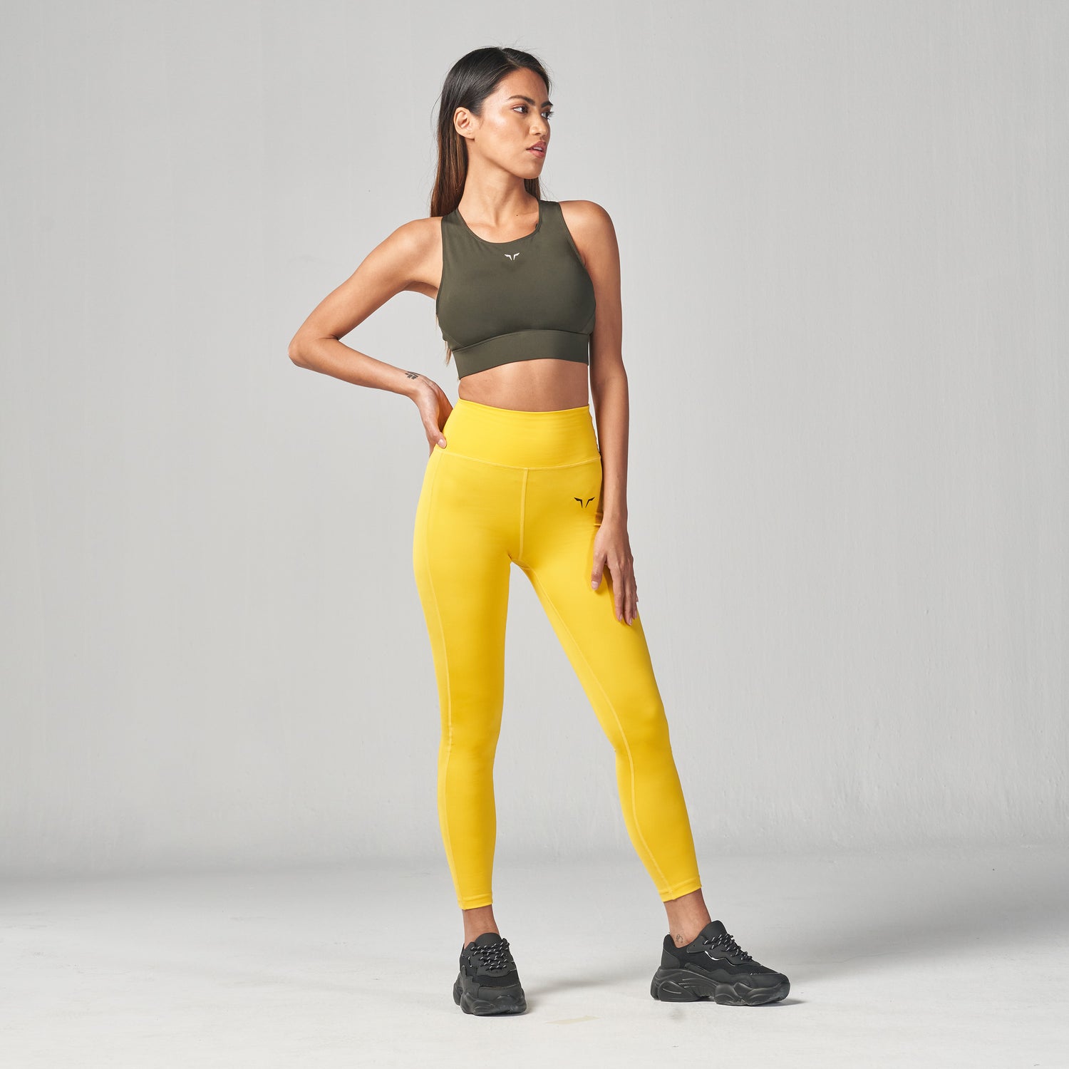 What Are Cropped Gym Leggings?