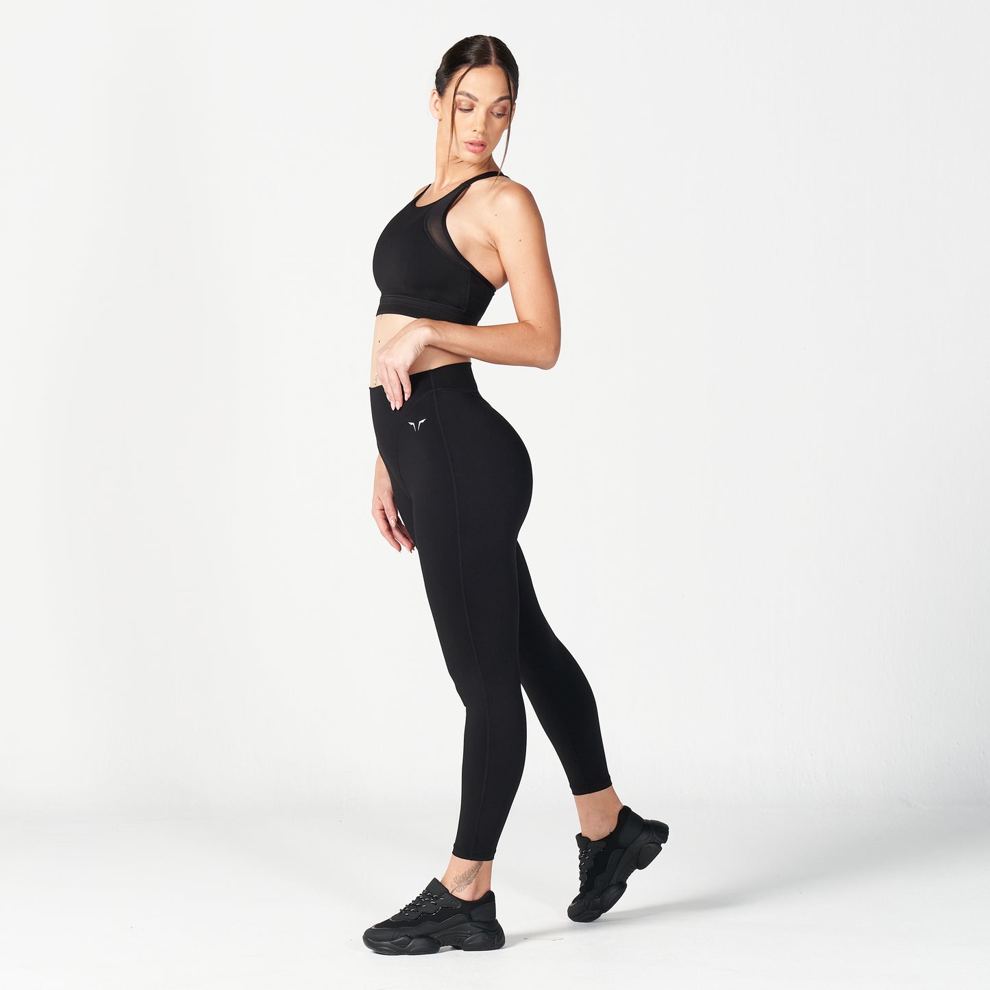 squatwolf-workout-clothes-core-v-cropped-leggings-black-gym-leggings-for-women