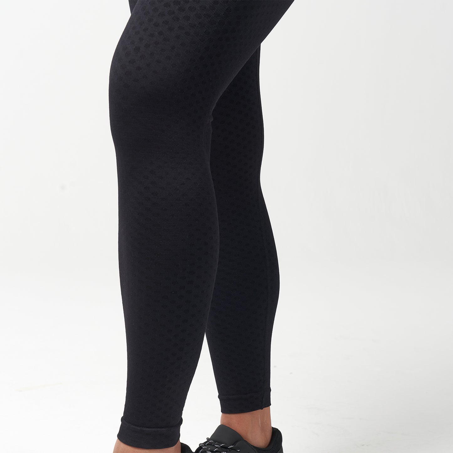 squatwolf-workout-clothes-lab360-camo-seamless-leggings-black-gym-leggings-for-women
