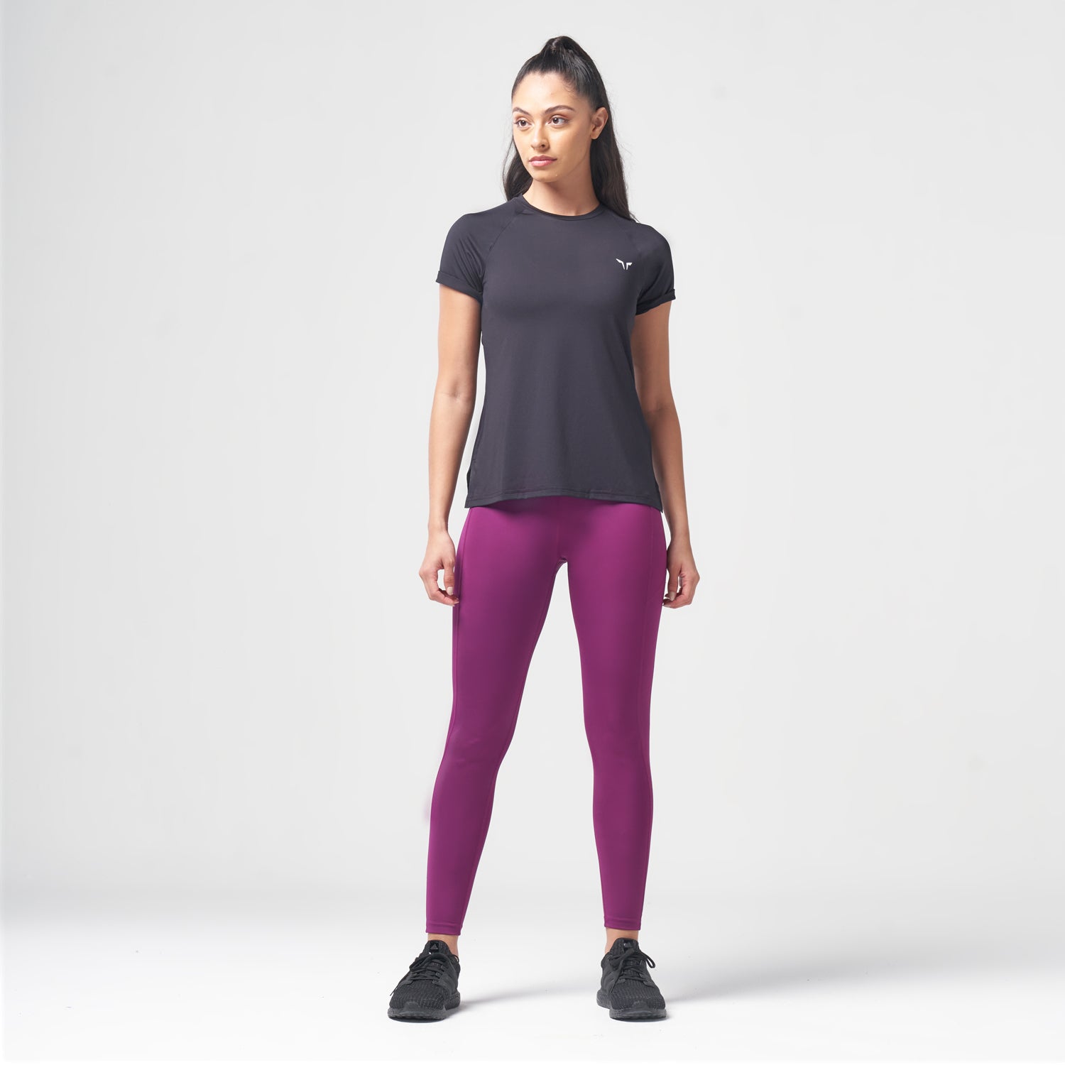 squatwolf-gym-wear-essential-weightless-tee-black-workout-tee-for-women