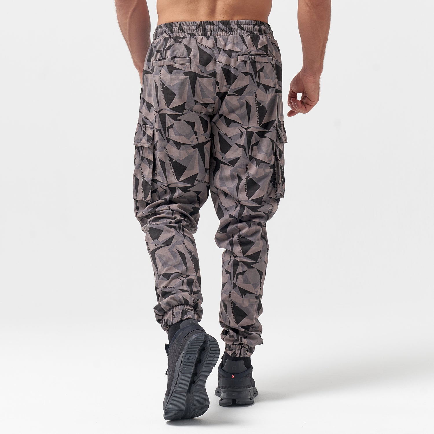 squatwolf-gym-wear-code-camo-cargo-pants-black-workout-pants-for-men