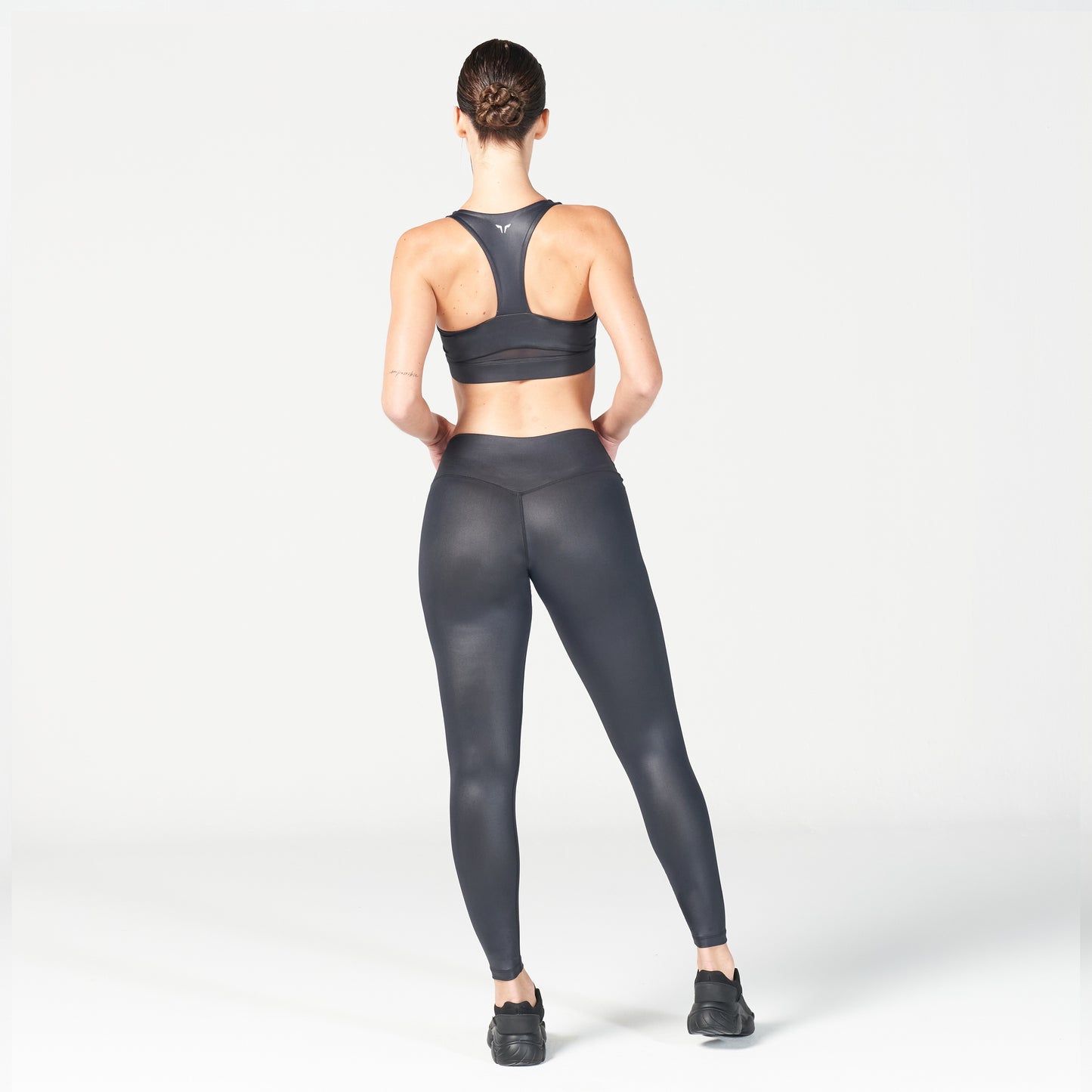 squatwolf-workout-clothes-glaze-sports-bra-black-sports-bra-for-gym