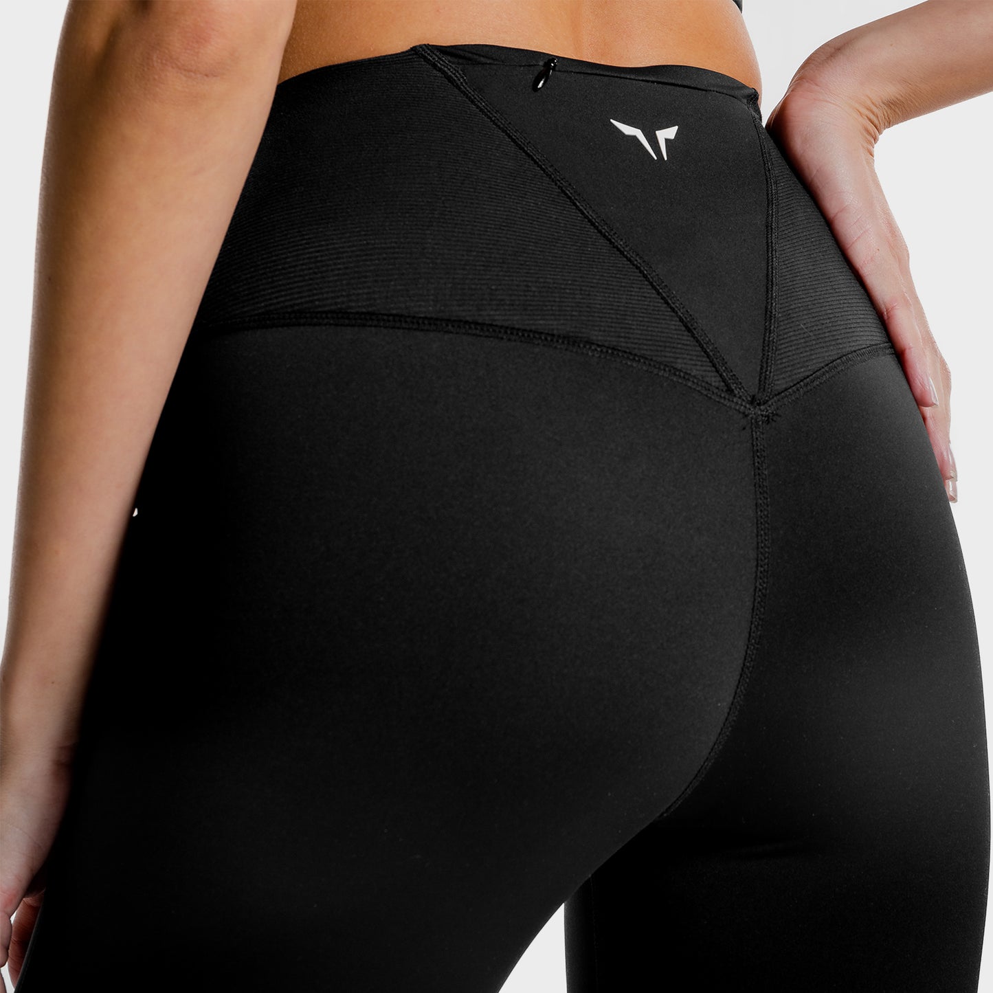 squatwolf-gym-leggings-for-women-core-leggings-78-black-workout-clothes