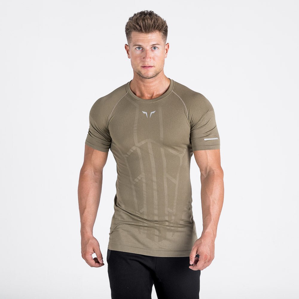 squatwolf-gym-wear-seamless-spyder-tee-green-workout-t-shirts-for-men