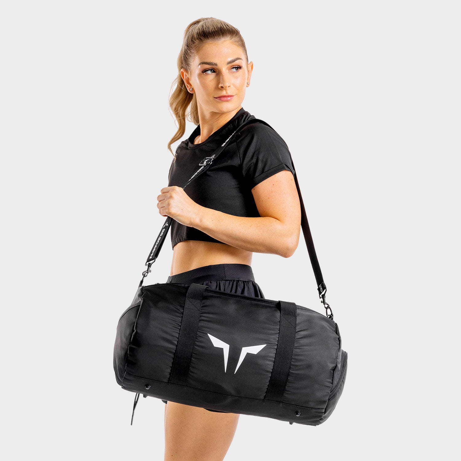 AE | Core Holdall Small - Black | Gym Accessories | SQUATWOLF