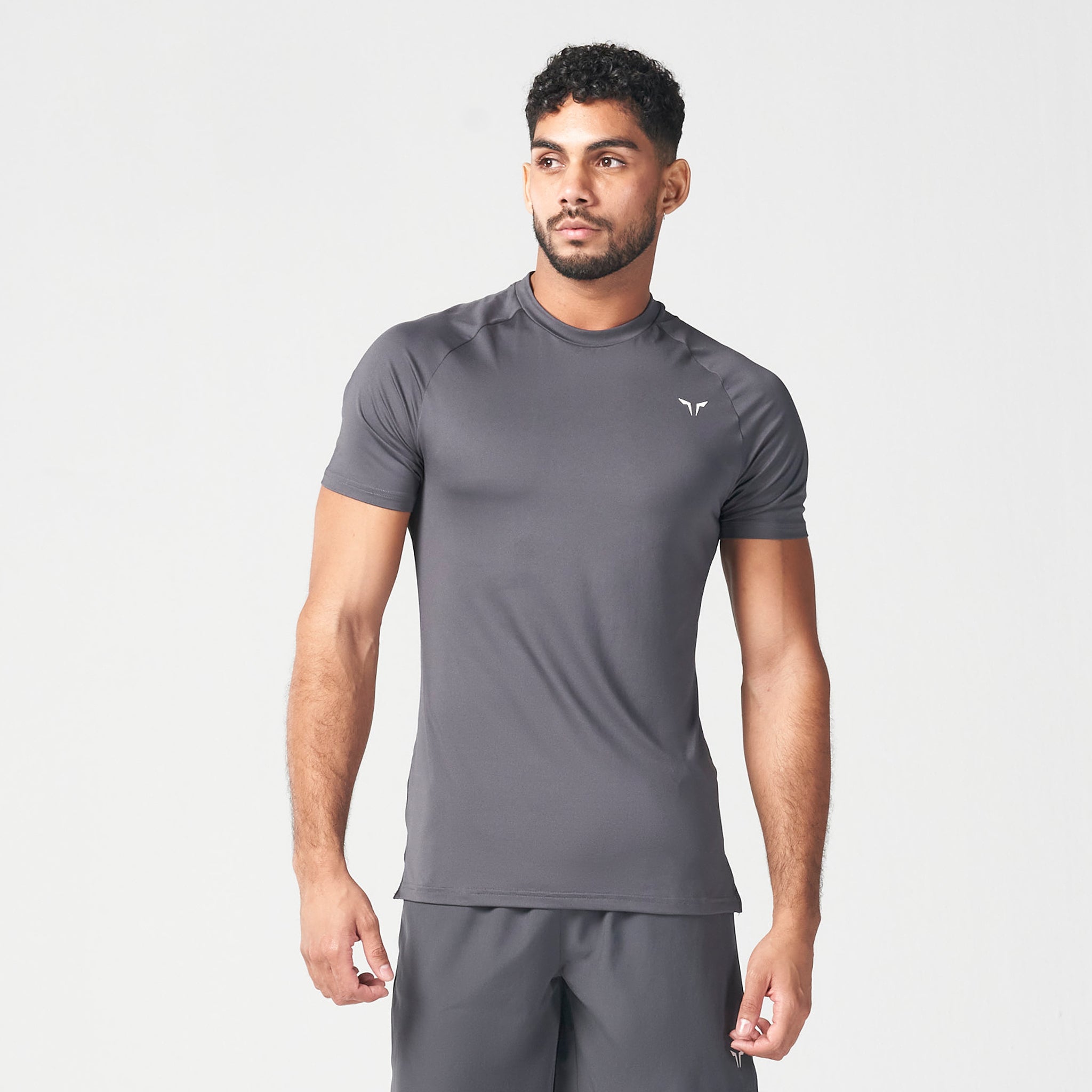 AE | Essential Ultralight Gym Tee - Charcoal | Gym T-Shirts Men | SQUATWOLF