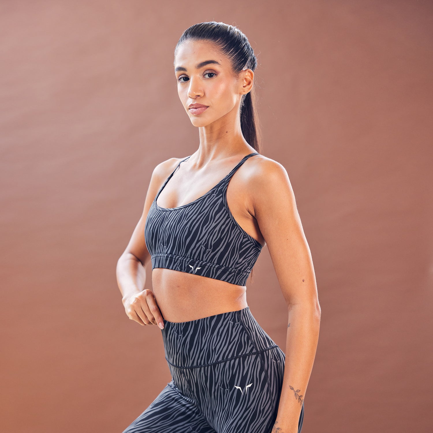 Basic sports bra - Strappy tops - T-shirts - CLOTHING - Woman 